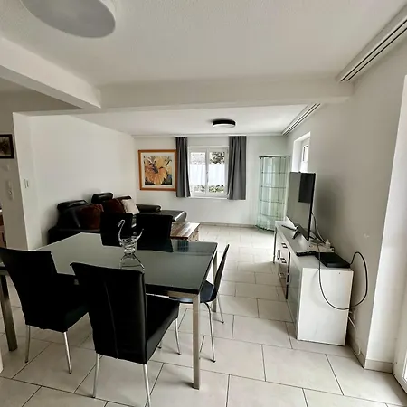 Christania 3200 Wallis Apartman