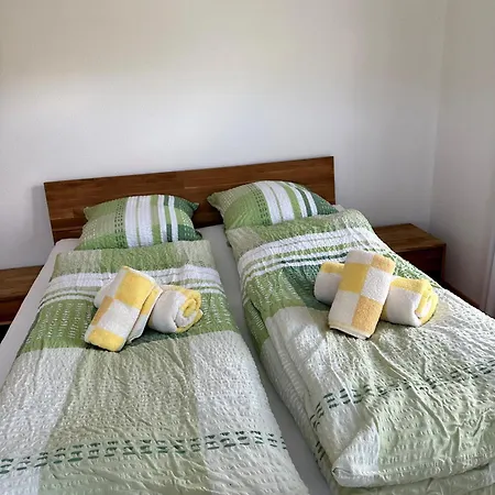 Christania 3200 Wallis Apartment